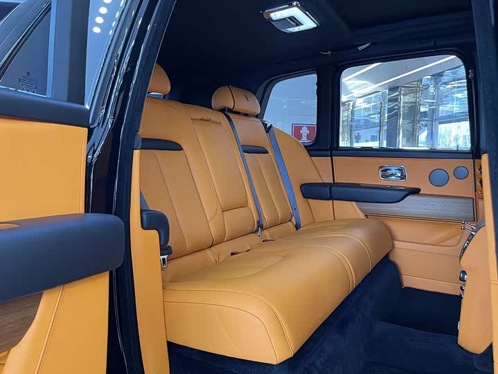Фото 8 - Rolls-Royce Cullinan