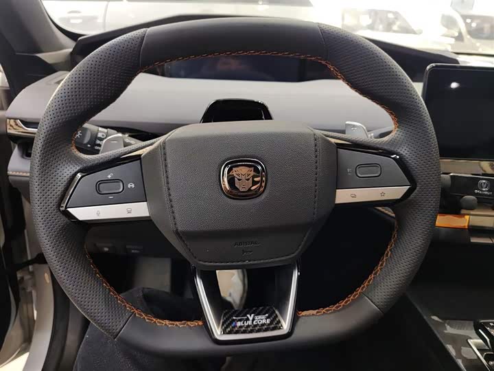 Фото 11 - Changan UNI-V