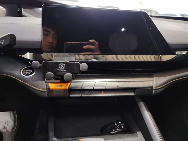 Фото 13 - Changan UNI-V