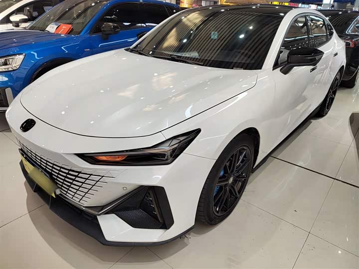 Фото 2 - Changan UNI-V