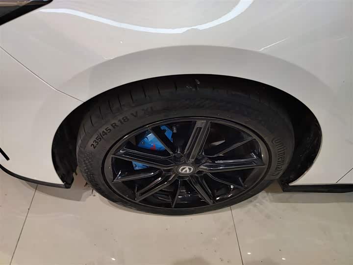 Фото 23 - Changan UNI-V