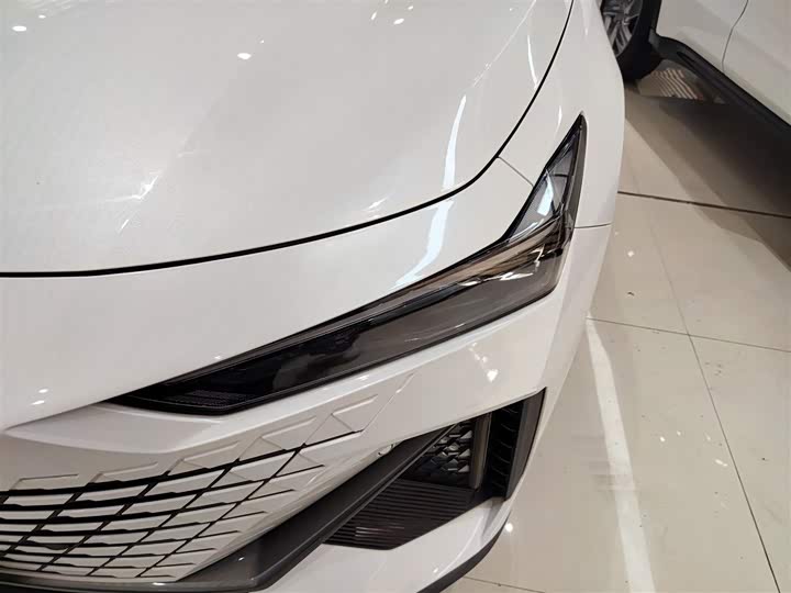 Фото 24 - Changan UNI-V