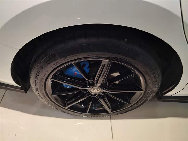 Фото 26 - Changan UNI-V