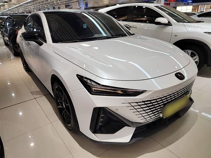 Фото 4 - Changan UNI-V