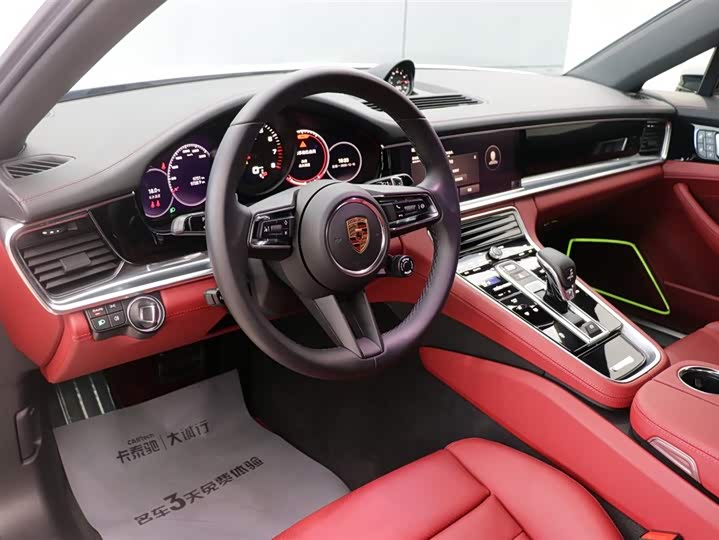 Фото 14 - Porsche Panamera