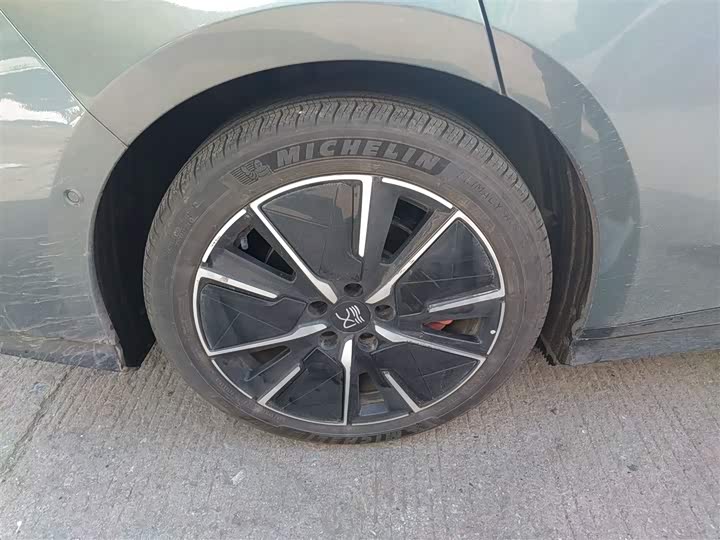 Фото 26 - BYD Han L