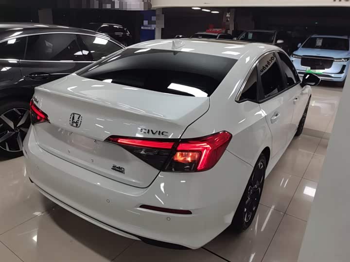 Фото 7 - Honda Civic