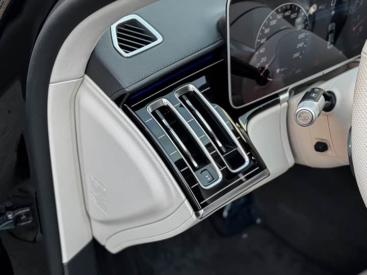 Фото 12 - Mercedes-Benz S-Class