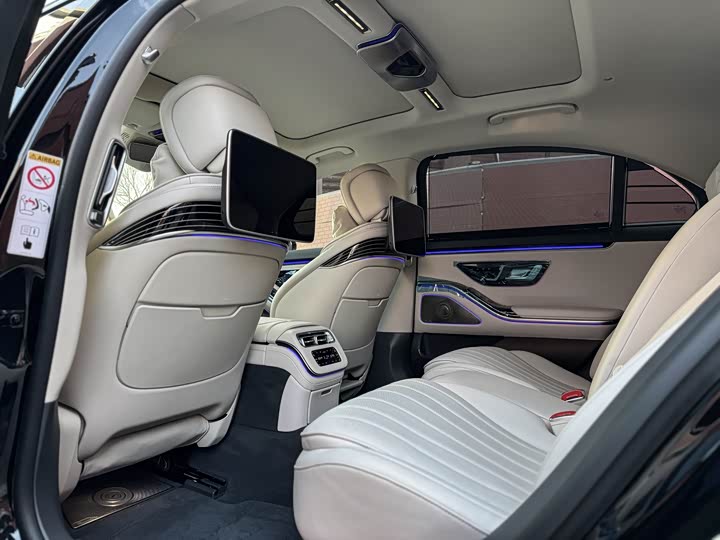 Фото 13 - Mercedes-Benz S-Class