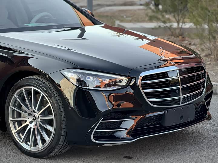 Фото 16 - Mercedes-Benz S-Class