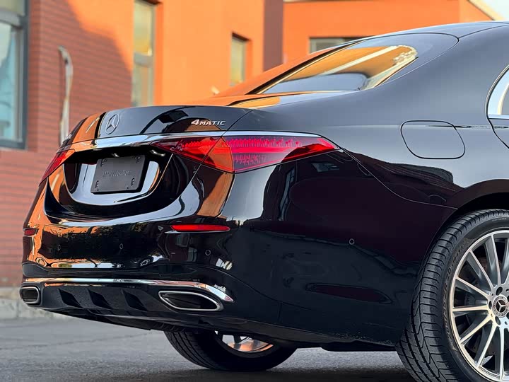 Фото 17 - Mercedes-Benz S-Class