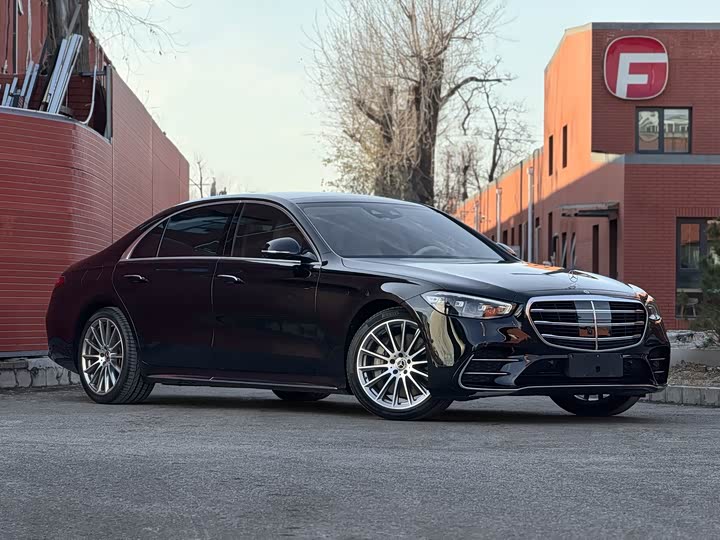 Фото 3 - Mercedes-Benz S-Class