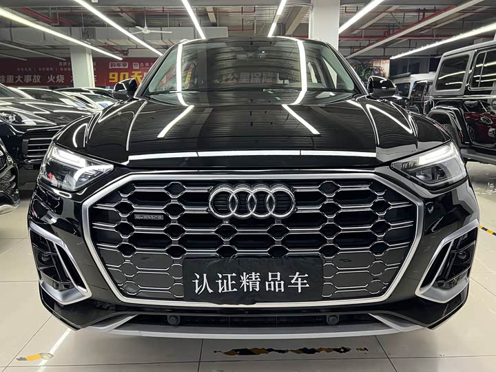 Фото 1 - Audi Q5L