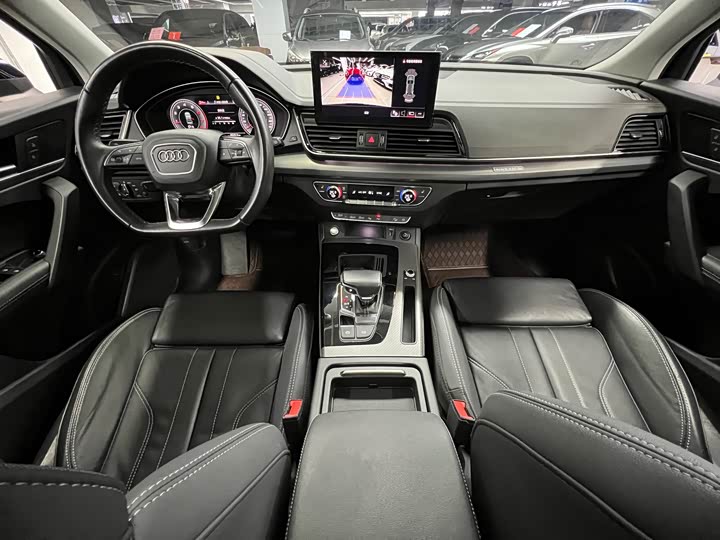 Фото 17 - Audi Q5L