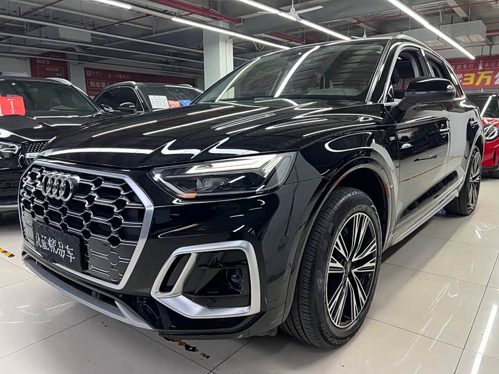 Фото 2 - Audi Q5L