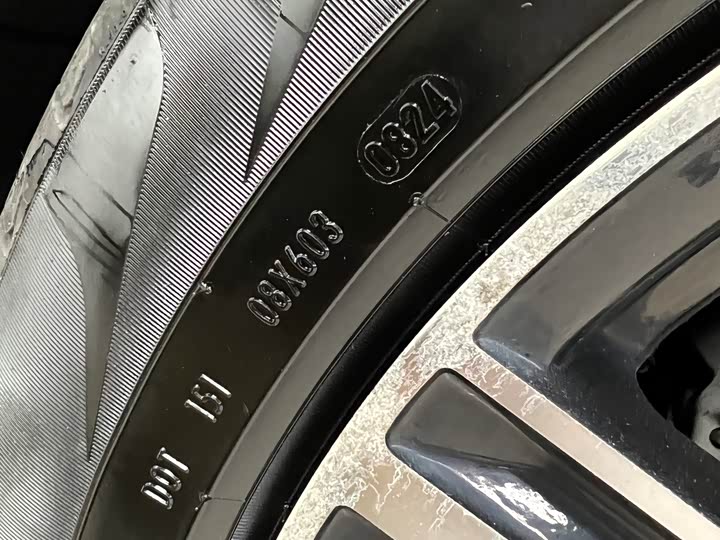 Фото 27 - Audi Q5L