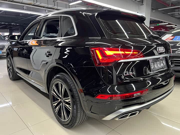 Фото 6 - Audi Q5L