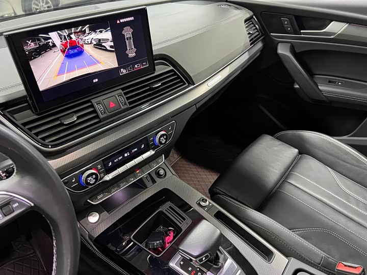 Фото 9 - Audi Q5L