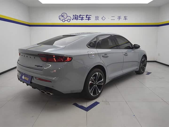 Фото 3 - Geely Preface