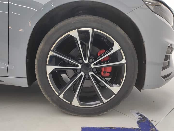 Фото 6 - Geely Preface