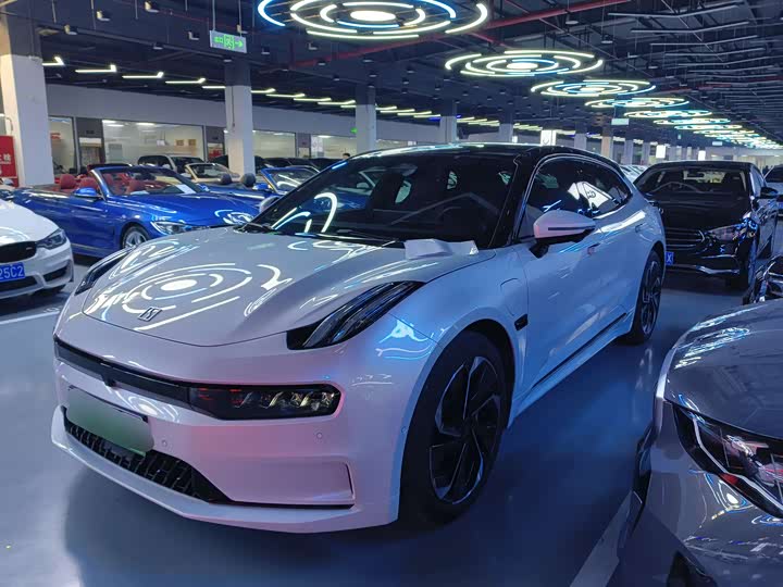 Фото 1 - Zeekr 001