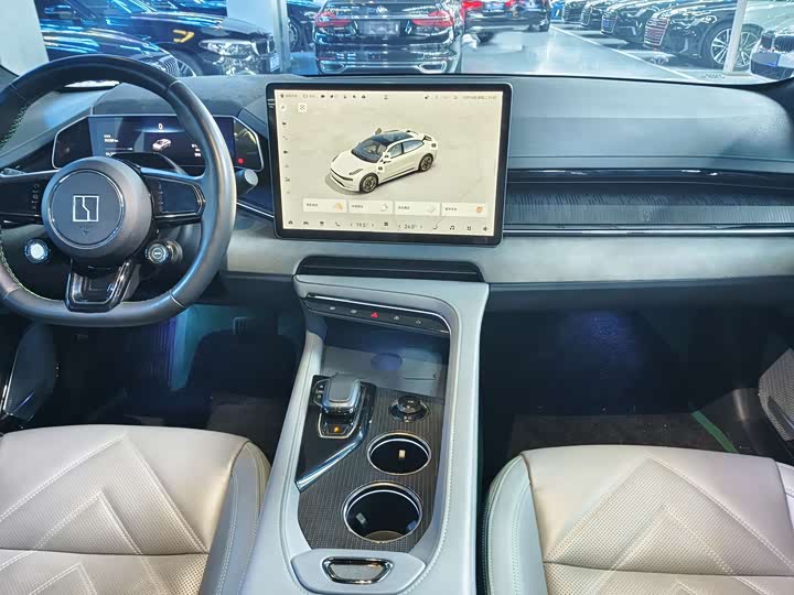 Фото 13 - Zeekr 001