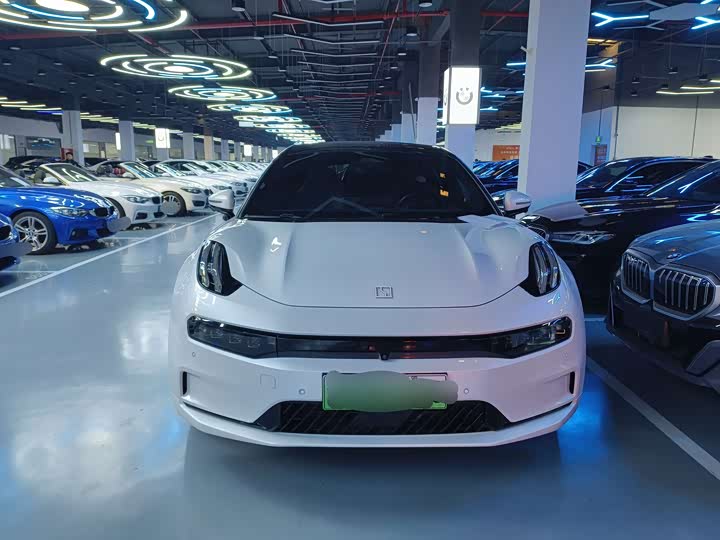 Фото 2 - Zeekr 001