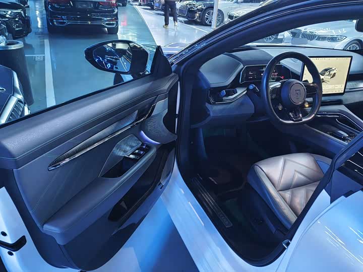 Фото 5 - Zeekr 001