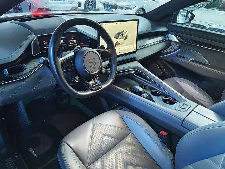 Фото 6 - Zeekr 001