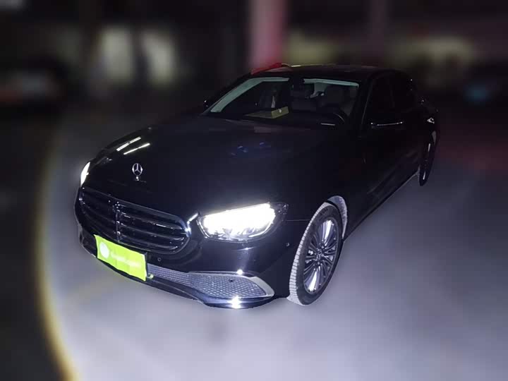 Фото 1 - Mercedes-Benz E-Class