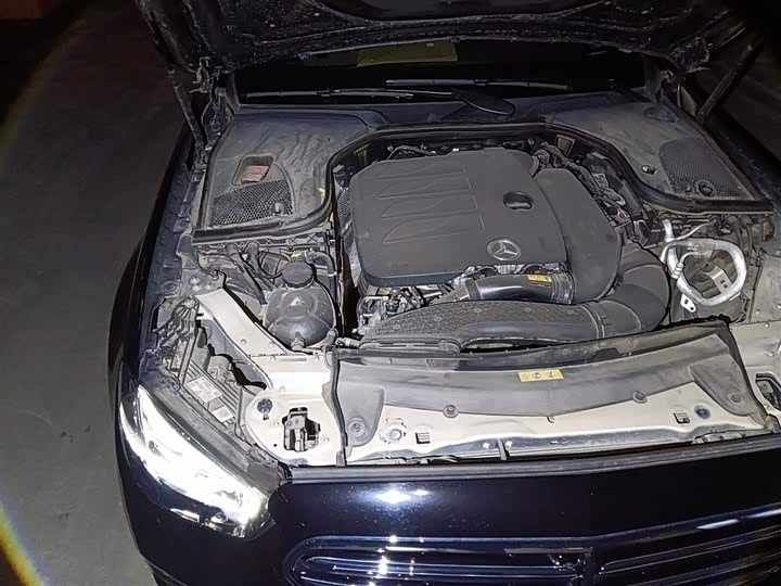 Фото 21 - Mercedes-Benz E-Class