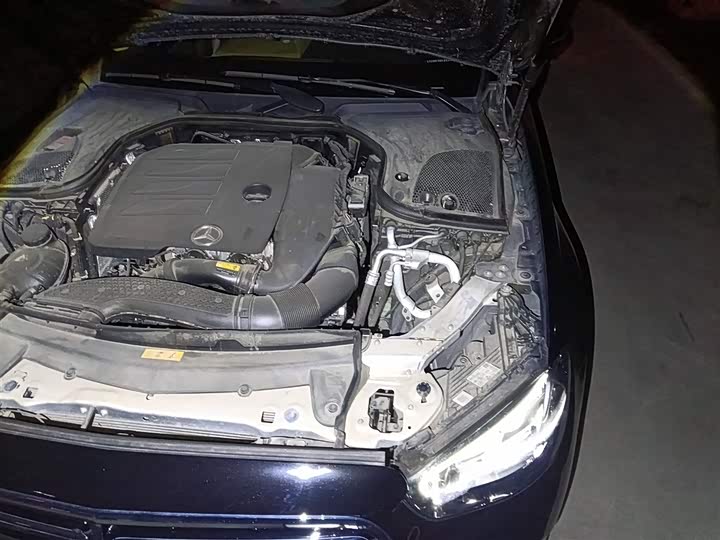 Фото 22 - Mercedes-Benz E-Class