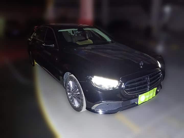 Фото 26 - Mercedes-Benz E-Class