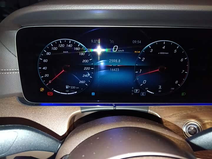 Фото 5 - Mercedes-Benz E-Class