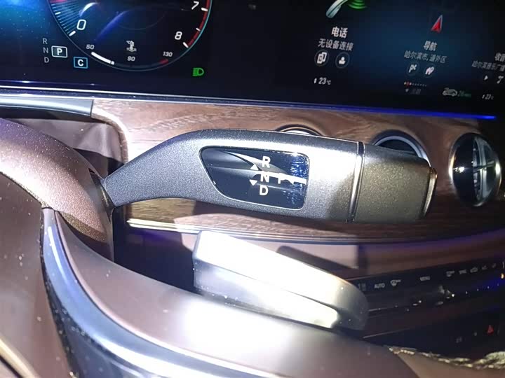 Фото 7 - Mercedes-Benz E-Class