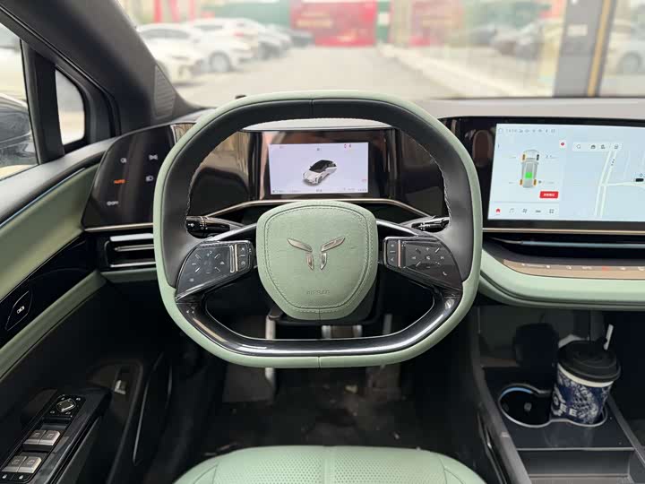 Фото 18 - Hongqi EH7