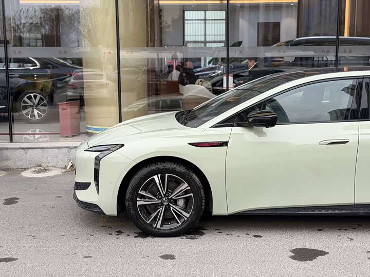 Фото 2 - Hongqi EH7