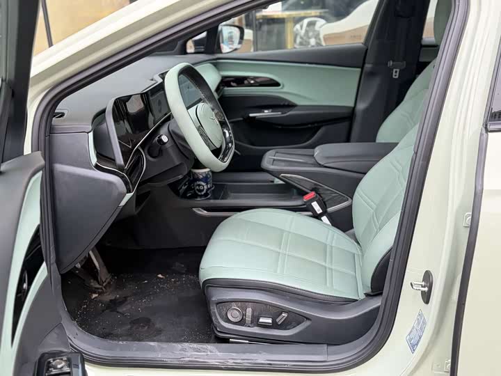 Фото 21 - Hongqi EH7