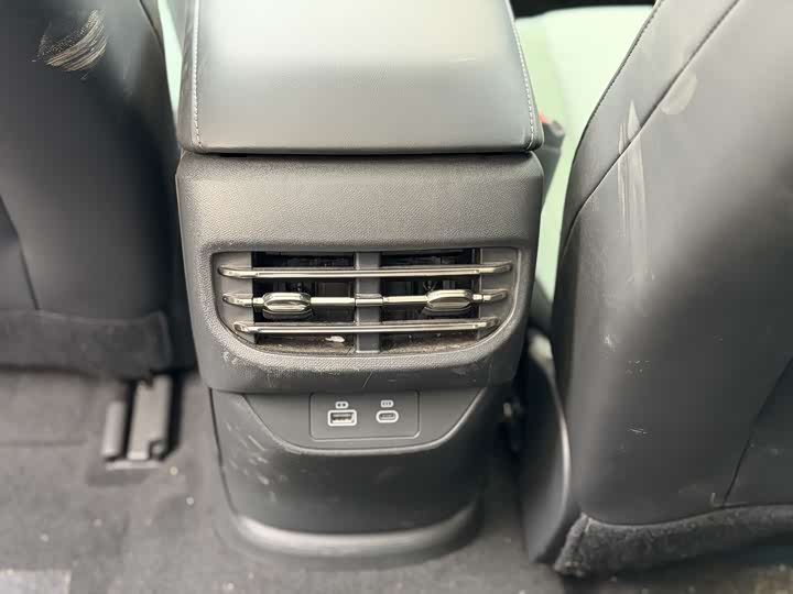 Фото 22 - Hongqi EH7