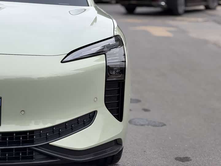 Фото 3 - Hongqi EH7