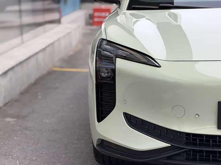 Фото 7 - Hongqi EH7