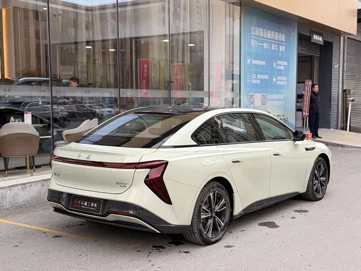 Фото 8 - Hongqi EH7