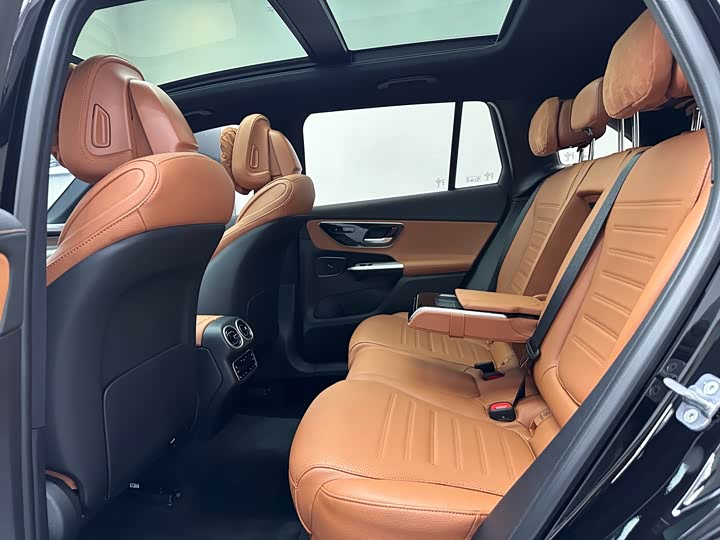 Фото 20 - Mercedes-Benz GLC-Class