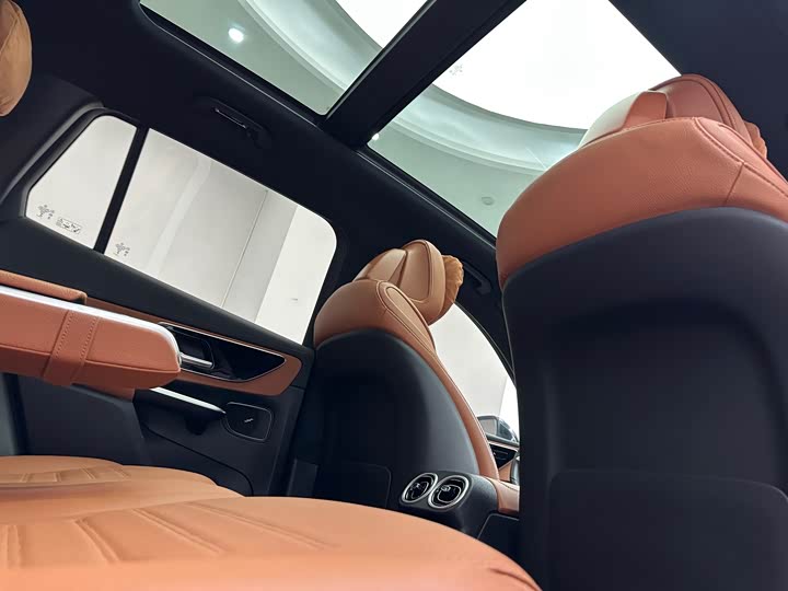 Фото 24 - Mercedes-Benz GLC-Class