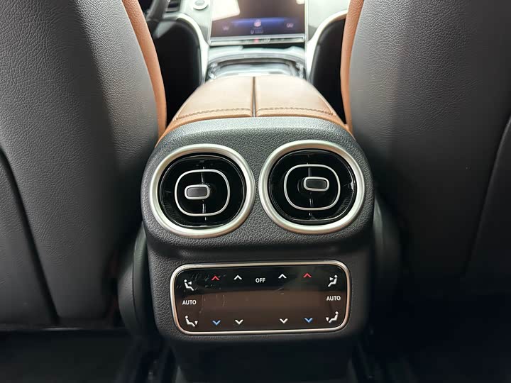 Фото 27 - Mercedes-Benz GLC-Class