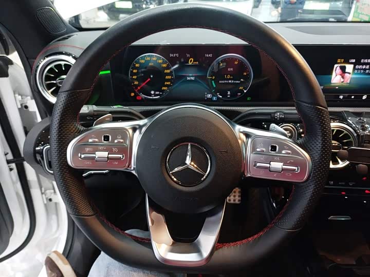 Фото 10 - Mercedes-Benz CLA-Class