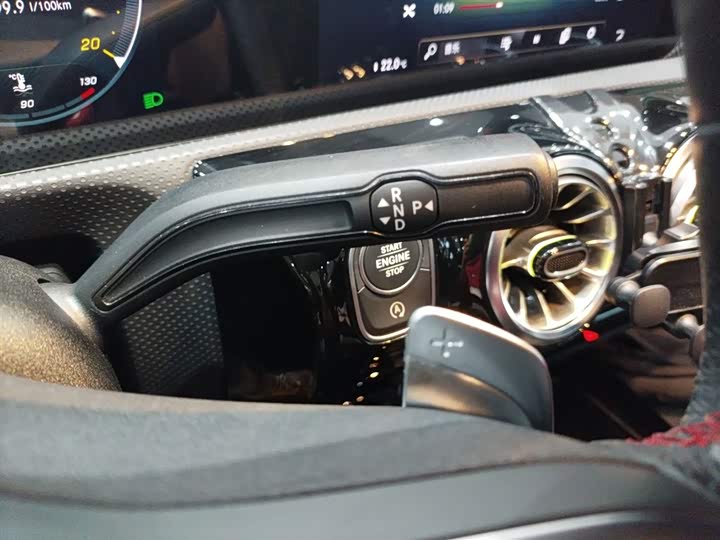 Фото 13 - Mercedes-Benz CLA-Class