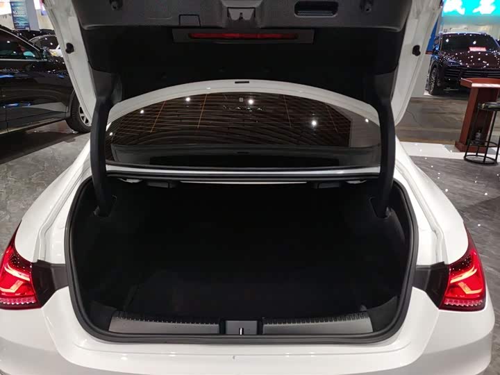 Фото 18 - Mercedes-Benz CLA-Class