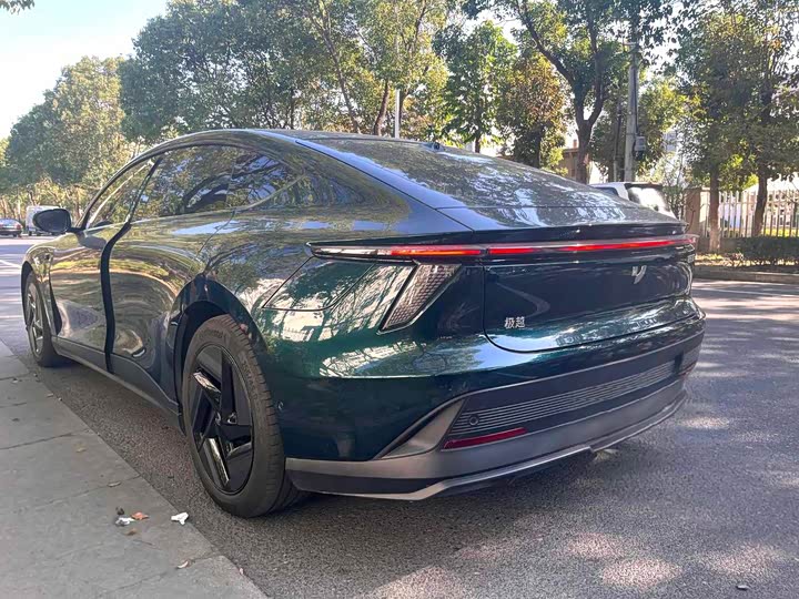 Фото 7 - Geely Jiyue 01