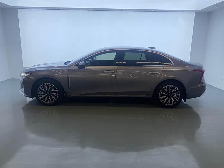 Фото 4 - Hongqi H5